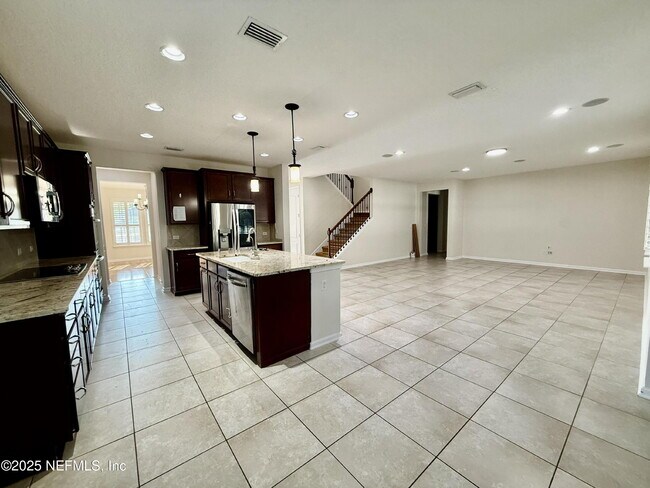 Building Photo - 488 Pine Eagle Dr