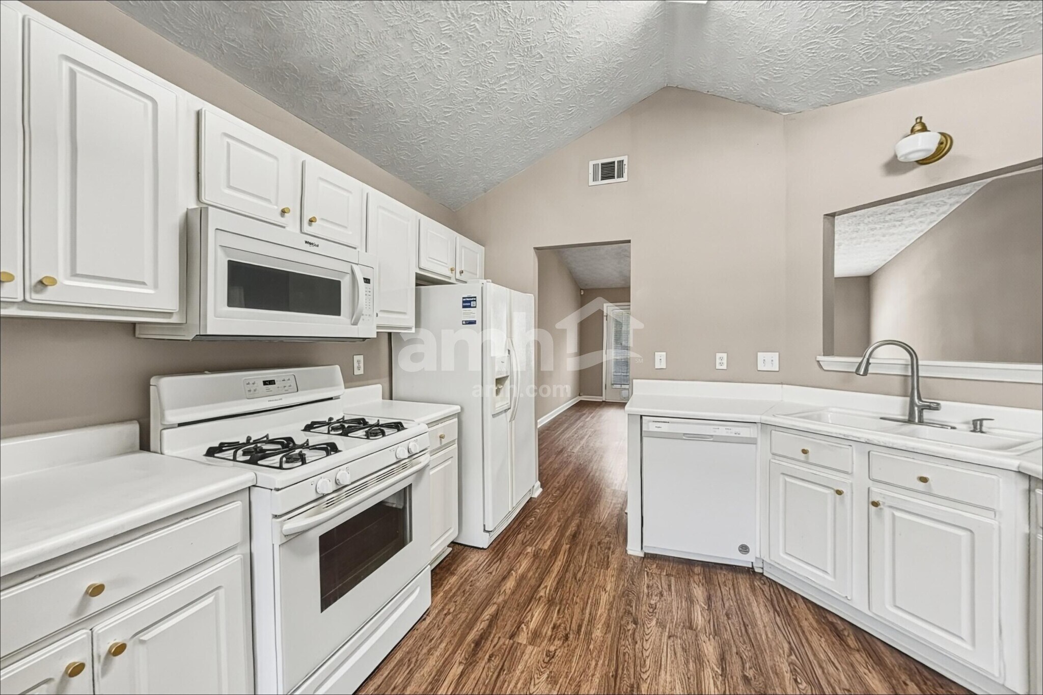 Building Photo - 1300 Wilkes Crest Dr