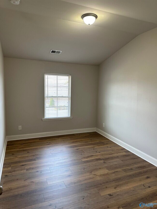 Building Photo - 517 Balsam Terrace Way