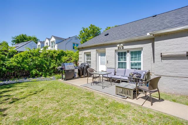 Building Photo - 2809 Benbrook Blvd