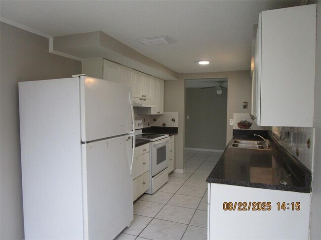 Building Photo - 1155 Royalwood Dr