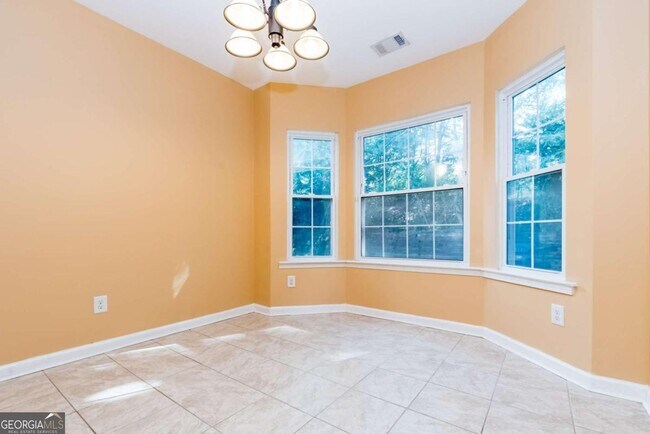 Building Photo - 235 Summer Hill Cir