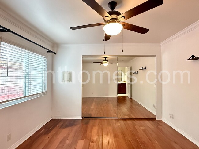Building Photo - 4045 8th Ave