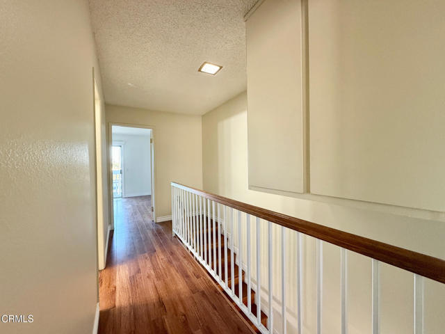 Building Photo - 259 S Ventura Rd