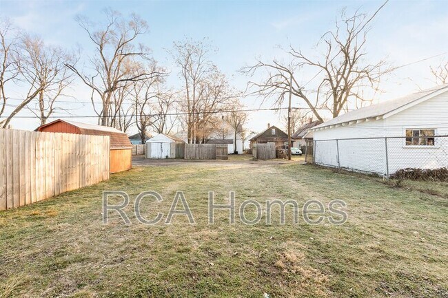 Building Photo - 2165 N Dexter St