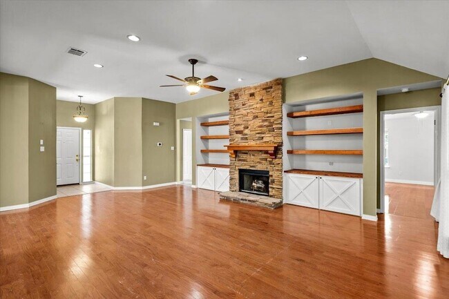 Building Photo - 10000 Brantley Bend