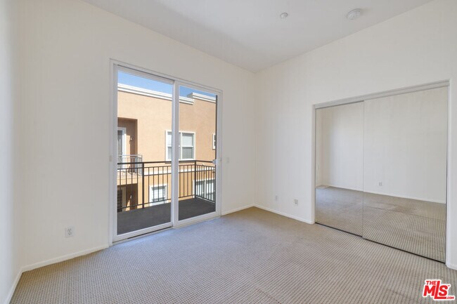 Building Photo - 1133 Jewett Dr