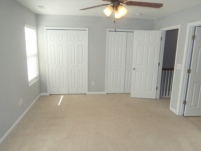 Building Photo - 210 Tallula Ln