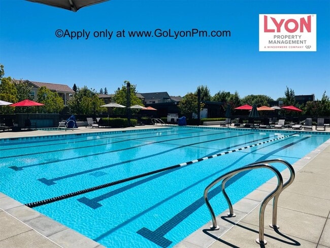 Building Photo - Modern Living in the heart of McKinley Village!