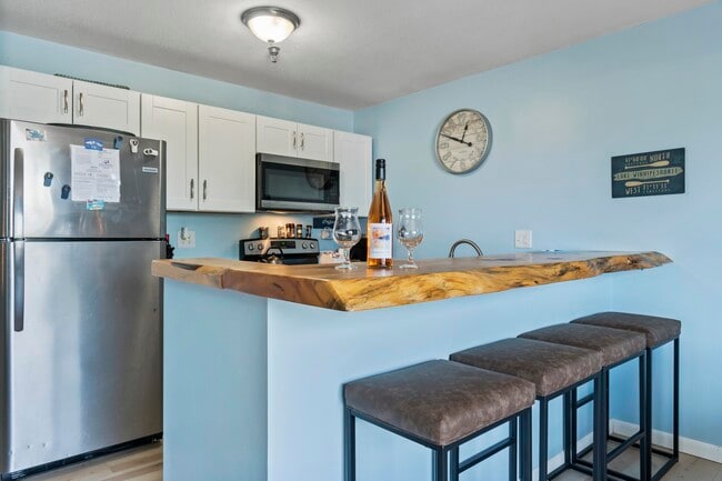 Building Photo - 131 Lake St