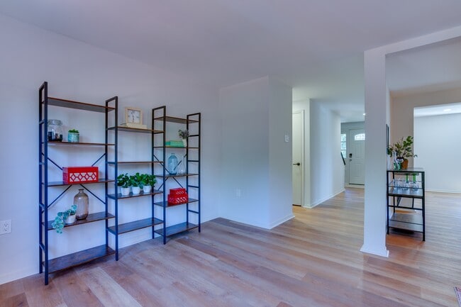 Building Photo - 8032 St Annes Ct