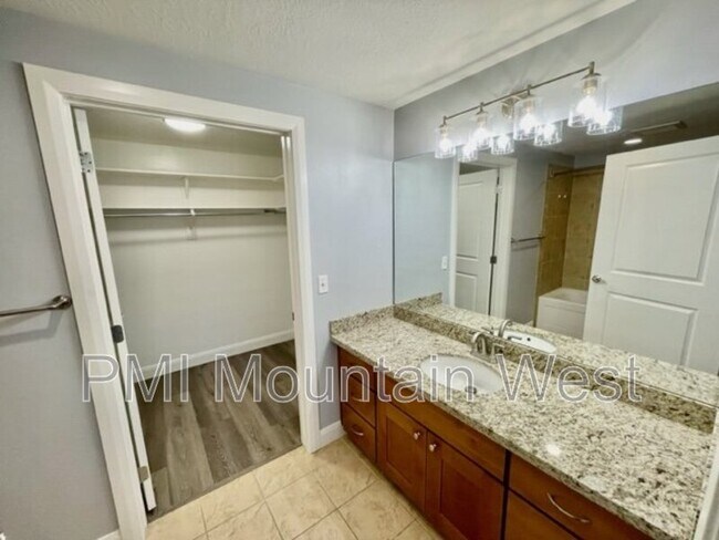 Building Photo - 88 S 900 E