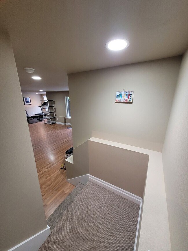 Building Photo - Beautiful Home in Desirable Geneva Neighborhood - 2700 sqft