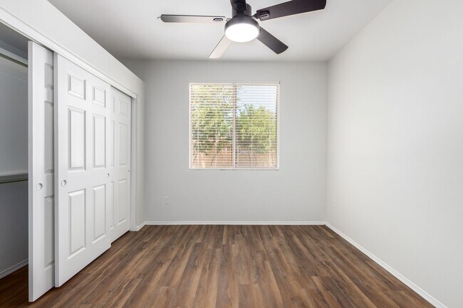 Building Photo - North Scottsdale Large 3 bed condo with attached 2 car garage, 1st floor unit