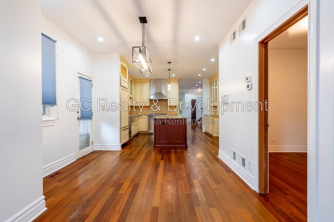 Building Photo - 3735 N Tripp Ave