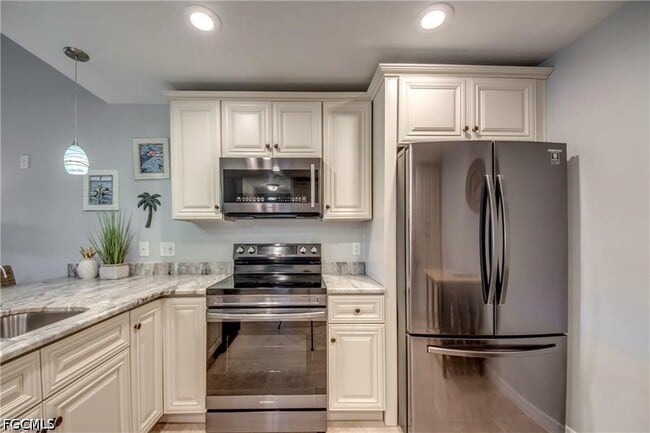 Building Photo - 6337 Royal Woods Dr