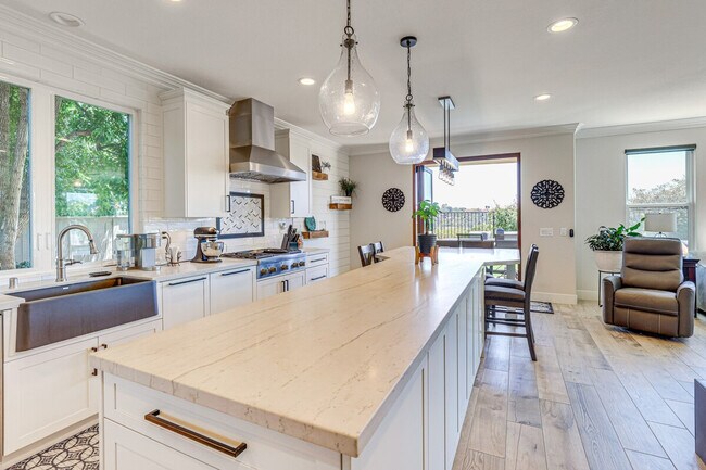 Building Photo - 2225 Corte Ananas