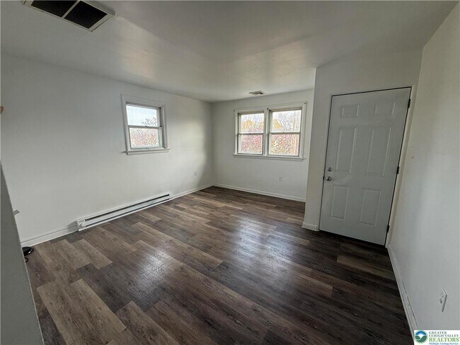 Building Photo - 3426 N Front St