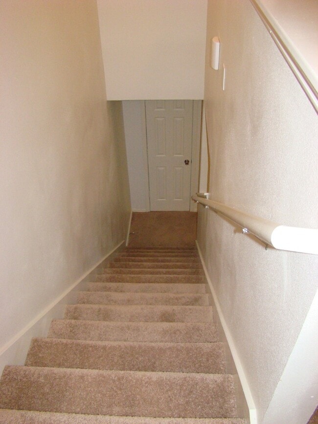 Building Photo - 23855 Pebworth Pl