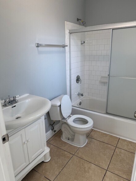 Building Photo - 238 E 73rd St