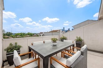 Building Photo - 1705 Weber St