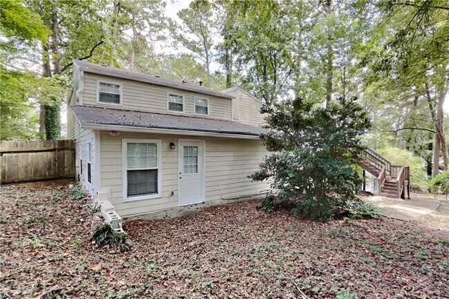 Building Photo - 3929 Lookout Point Dr