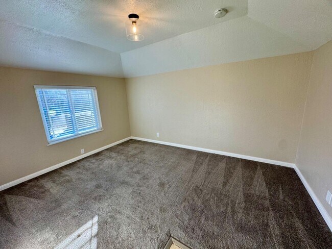 Building Photo - 1709 Guadalupe Ave