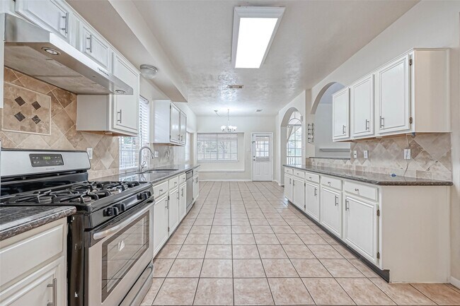Building Photo - 17935 Western Pass Ln