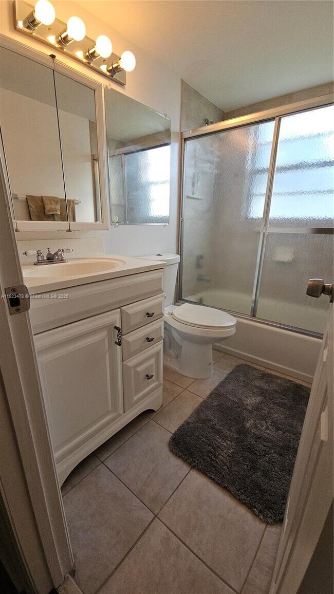 Building Photo - 1044 Harwood D