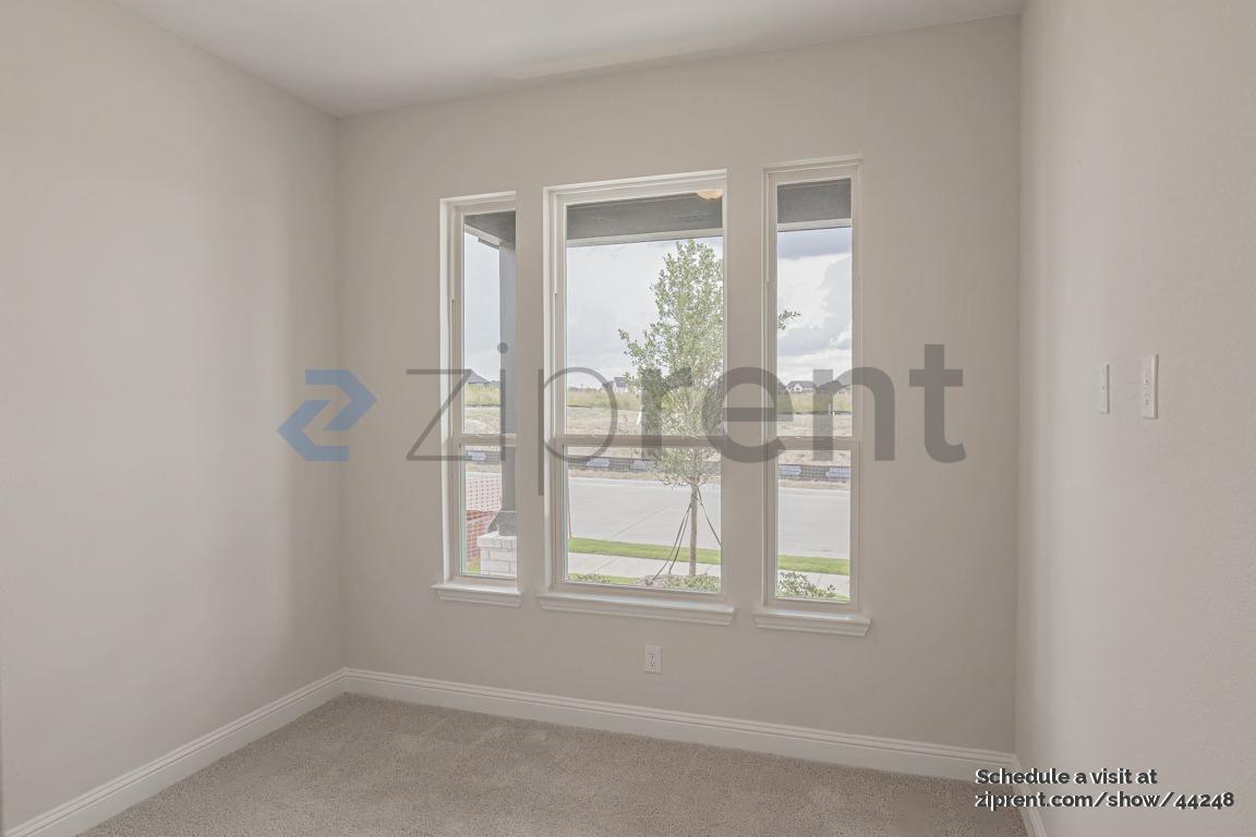 Building Photo - 2970 Eleanor Dr