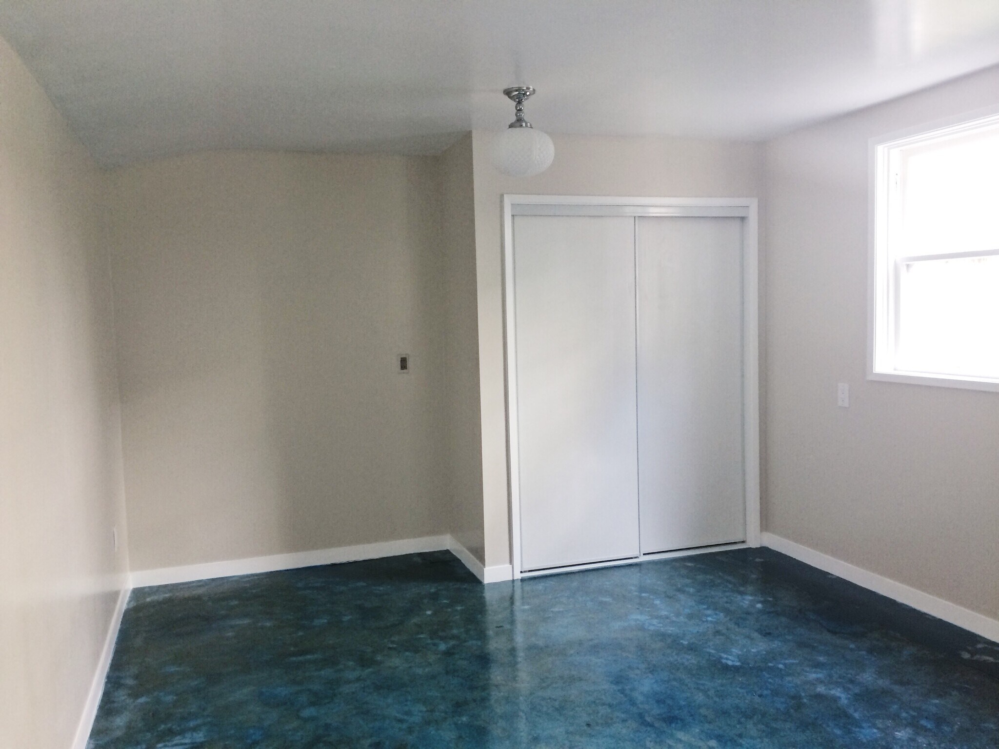 Building Photo - 1522 Willow Street Apt B