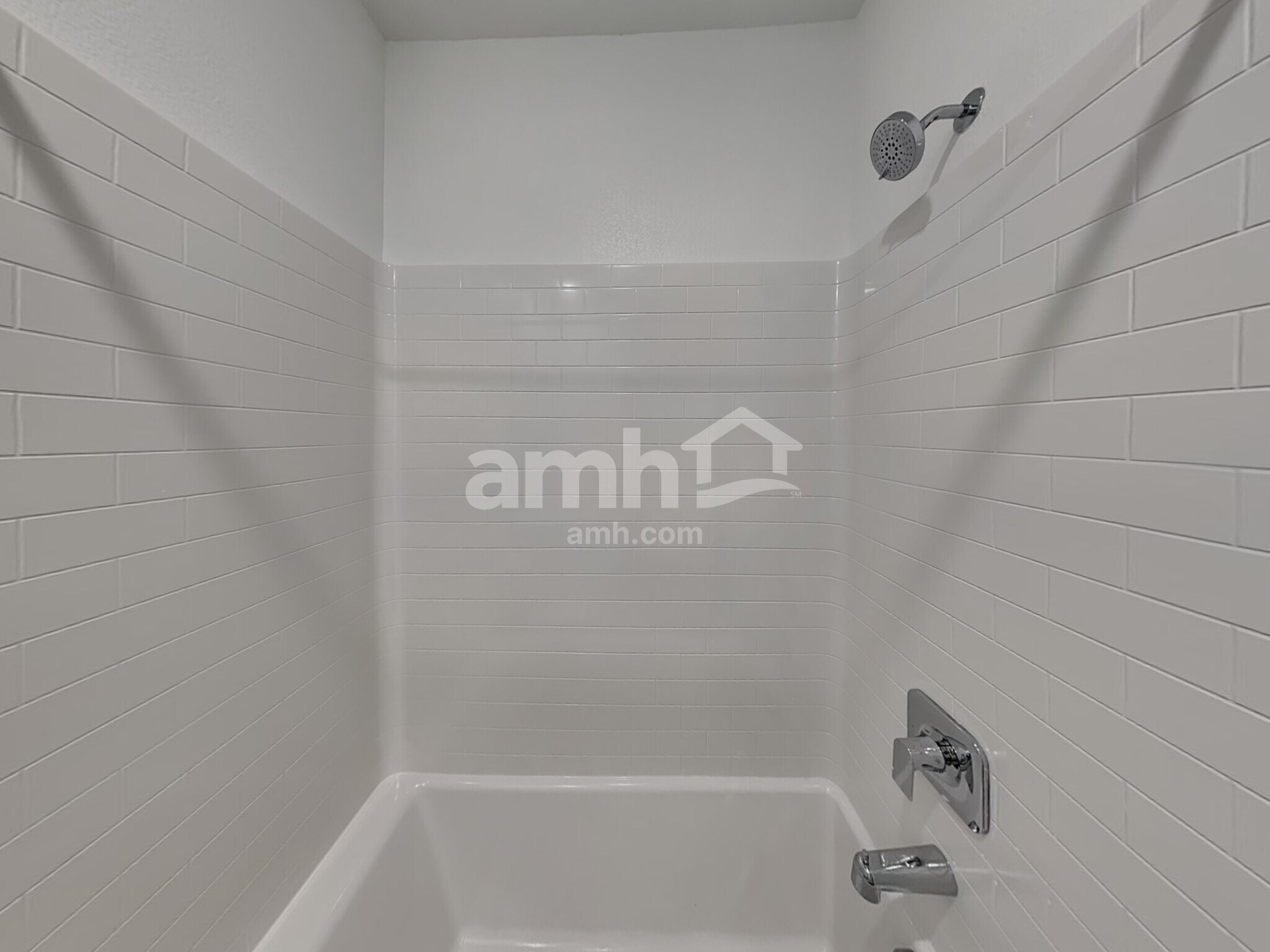 Building Photo - 5863 Vaes Dothrak St