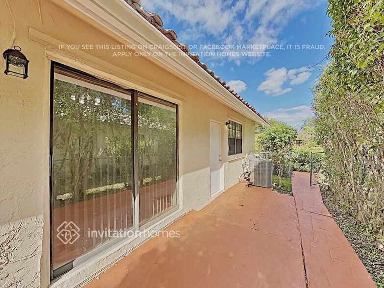 Building Photo - 12162 NW 23rd Manor