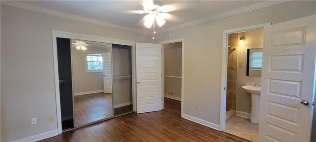 Building Photo - 2497 Wentworth Dr NE
