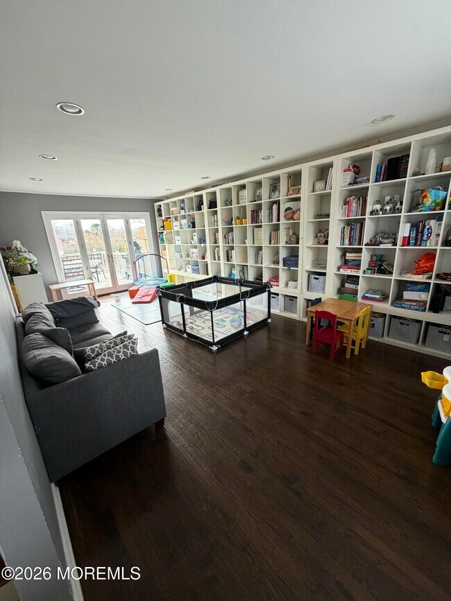 Building Photo - 41 Dwight Dr