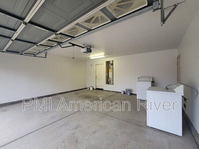 Building Photo - 8695 Misty Ct