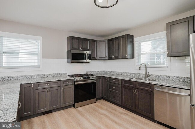 Building Photo - 630 Sequoia Dr