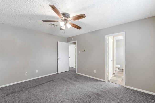 Building Photo - 13318 Queensride Ln