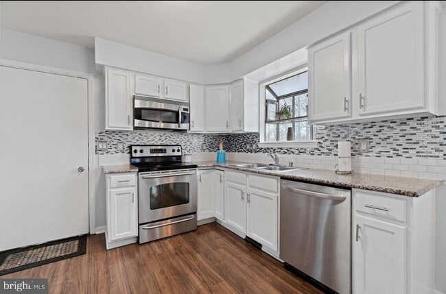 Building Photo - 63 Confederate Way