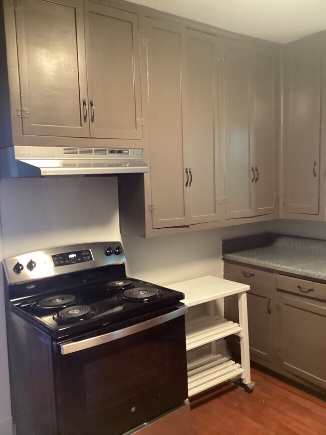 Building Photo - 2404 Whitesburg Dr