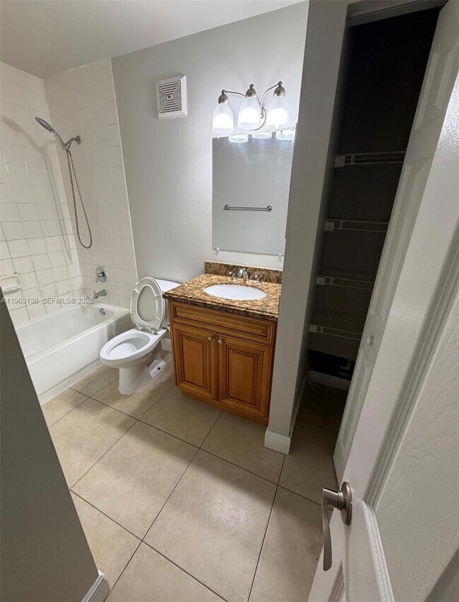 Building Photo - 777 SW 111th Way