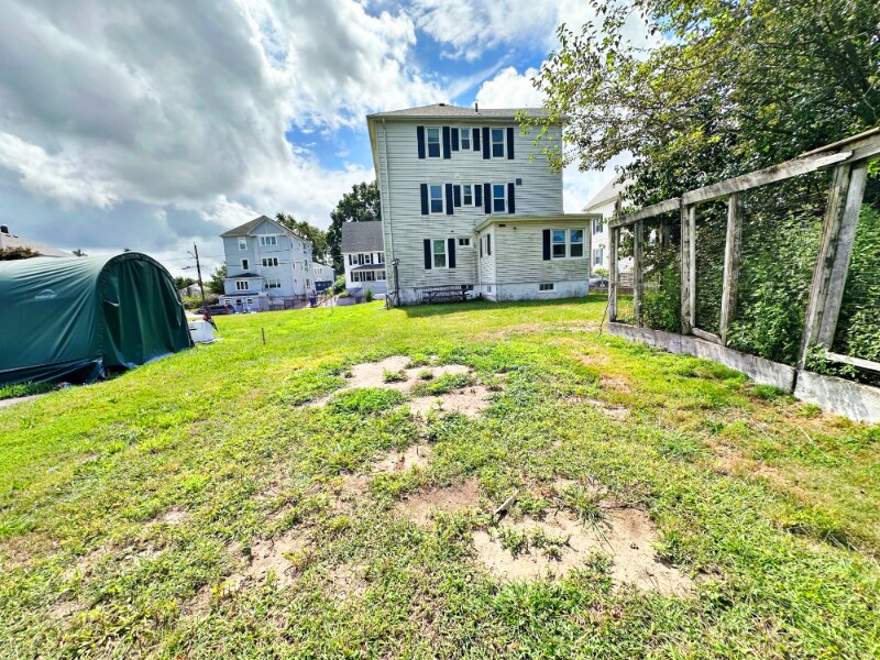 Building Photo - 528 Lawton St
