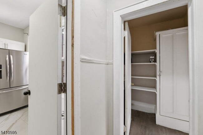 Building Photo - 335 Boulevard