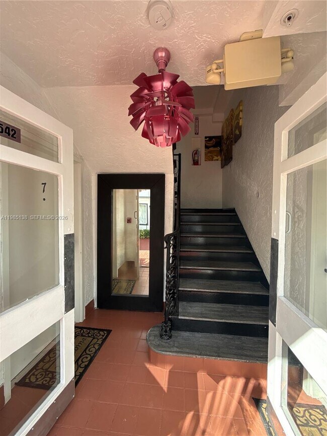 Building Photo - 1542 Jefferson Ave