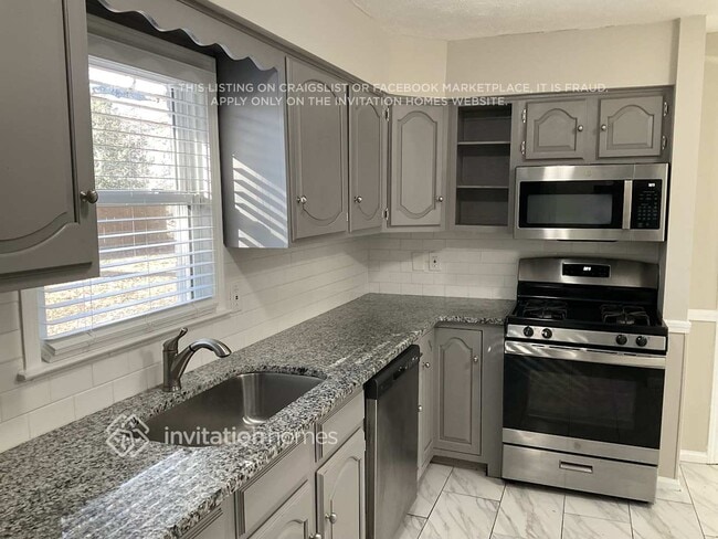 Building Photo - 3558 Pine Needle Dr SW