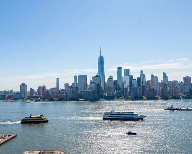 Building Photo - 99 Hudson St