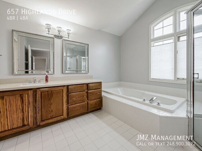 Building Photo - 657 Highlands Dr