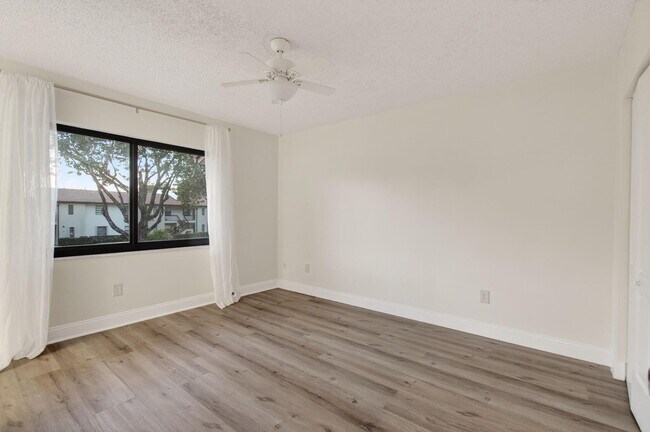 Building Photo - 21682 Cypress Rd