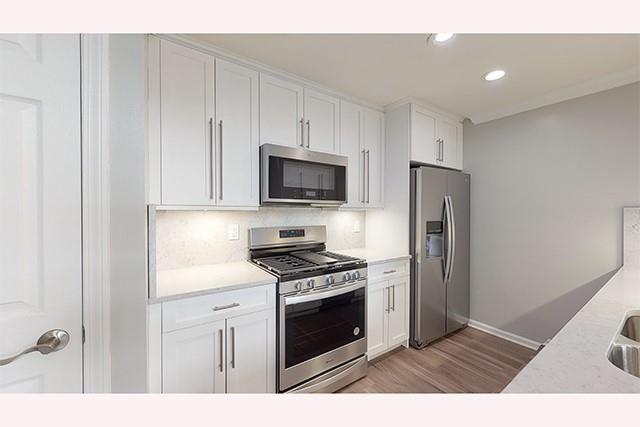 Building Photo - 833 Charles Pond Dr