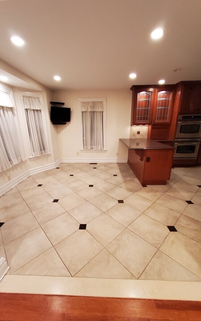 Building Photo - 65 Fulton Ave